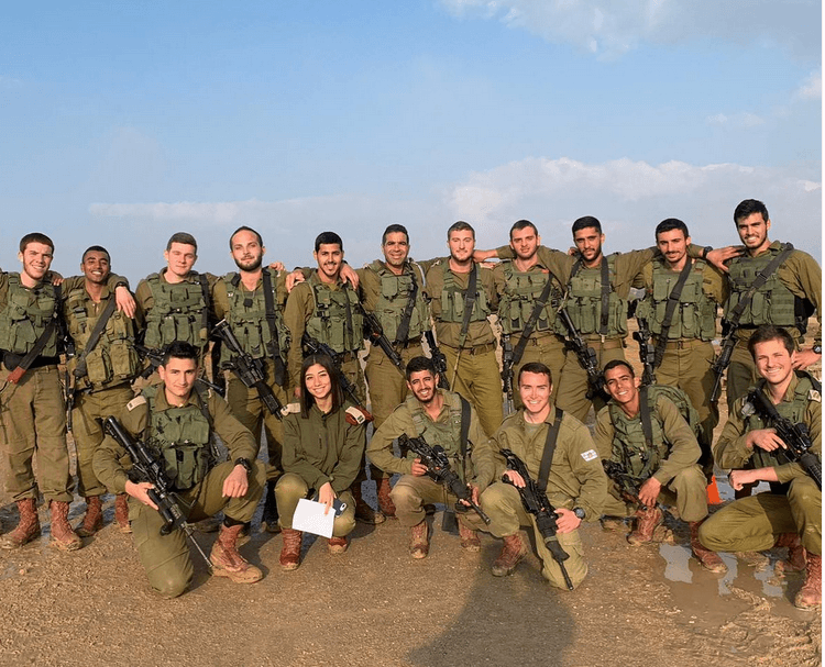 17 Loc. command training base 101